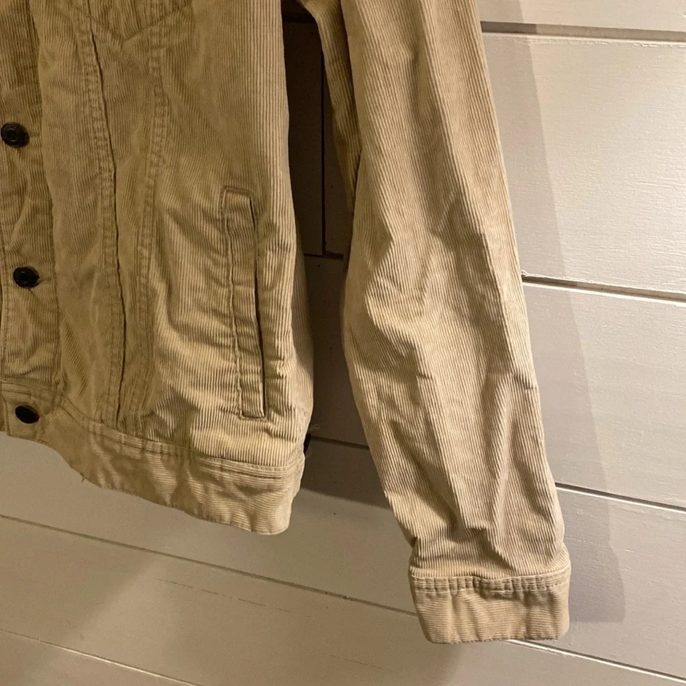 Old Navy Tan Corduroy Jacket. Size M. Button up with pockets.